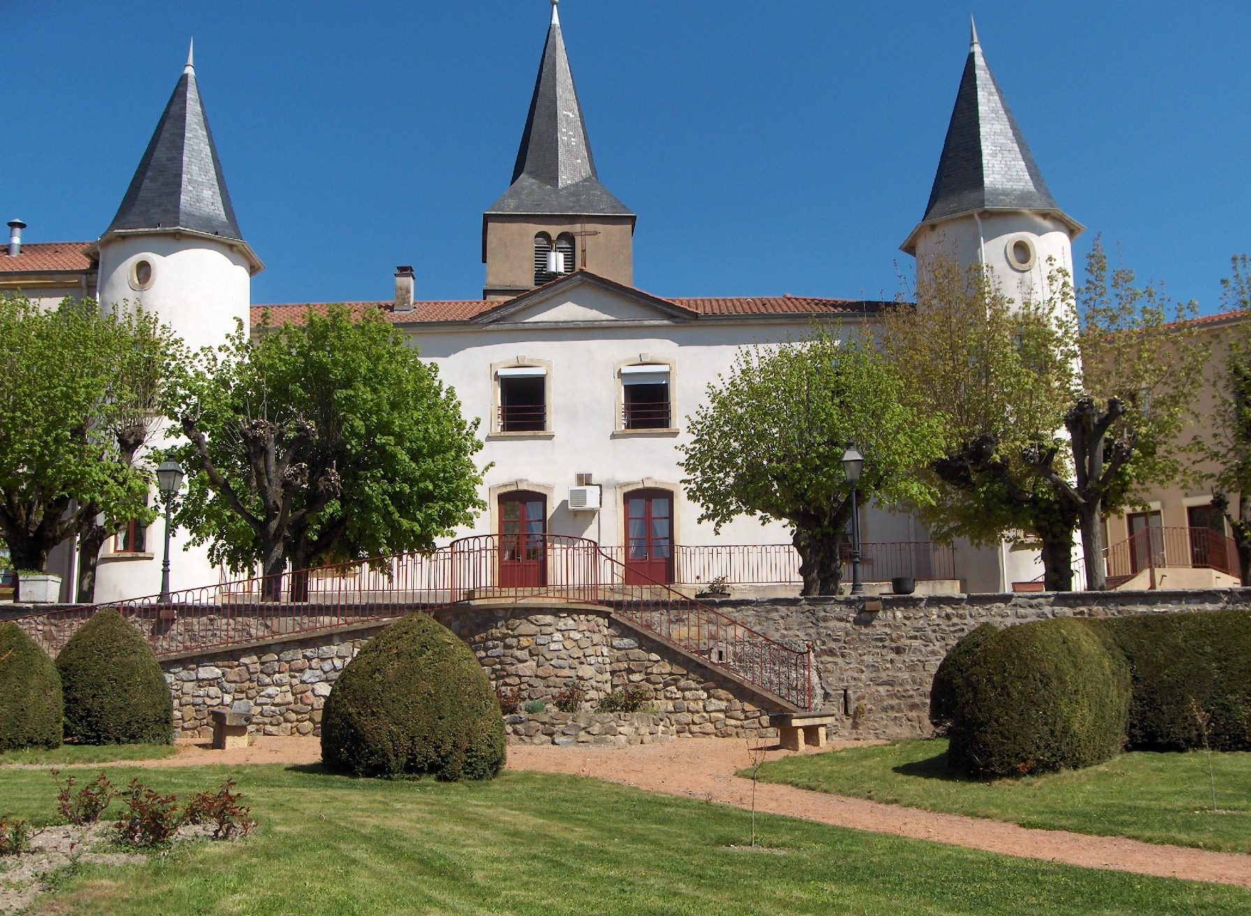 Le site de Saint-Symphorien-de-Lay de l’EHPAD des Tilleuls, résidence du Cloître