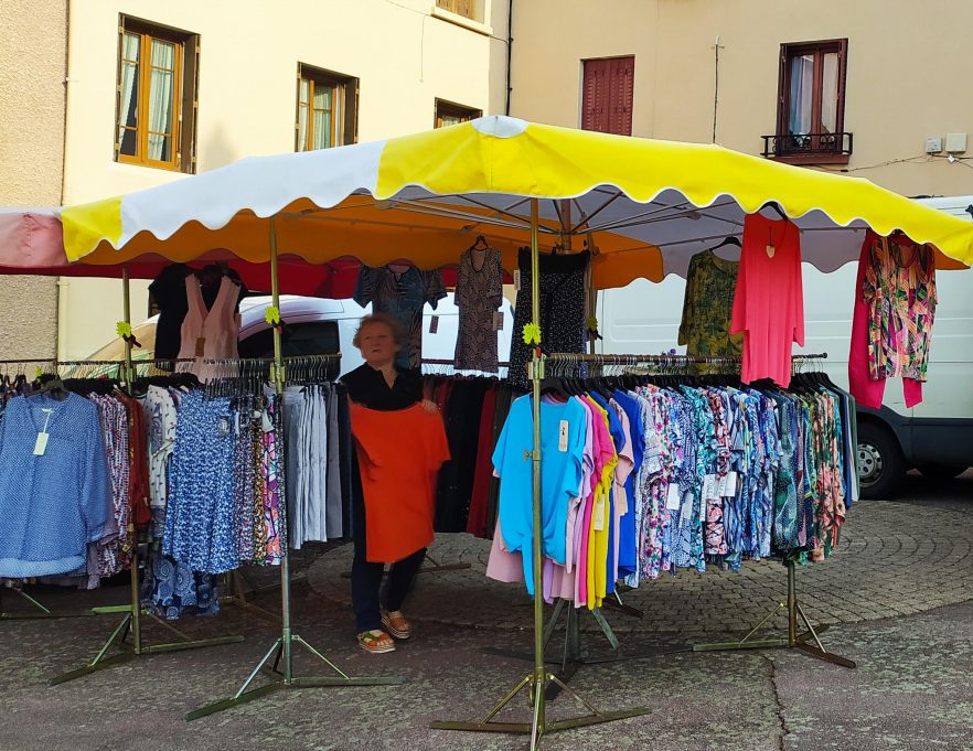 Le stand de vêtements
