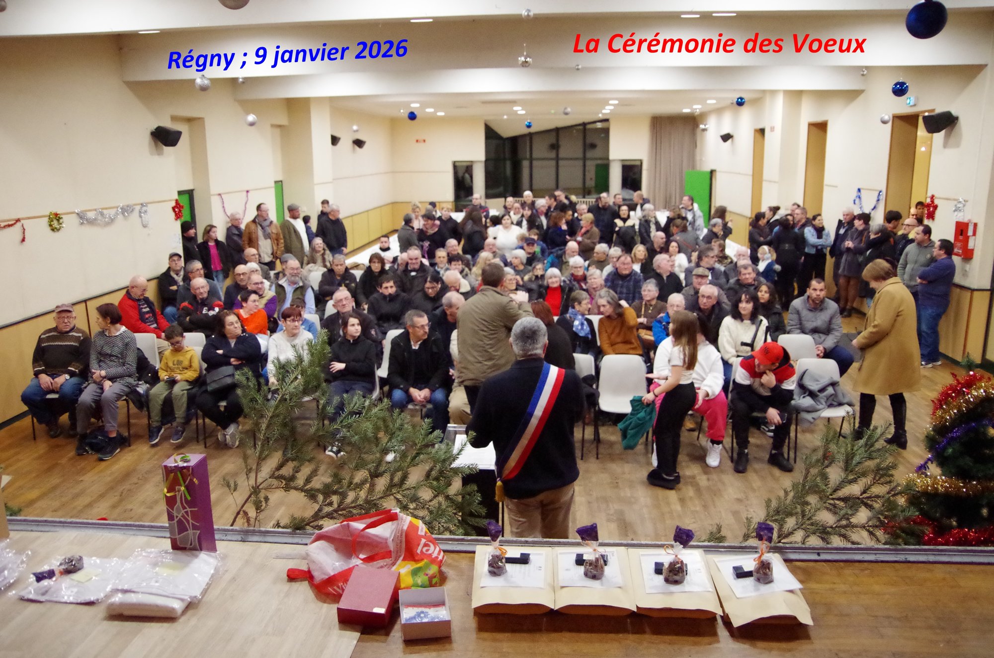 La salle des fêtes pleine lors de la cérémonie des vœux, le 9 janvier 2026